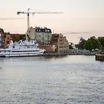 アパートホテル Komturia Old Town By Fahrenheit
