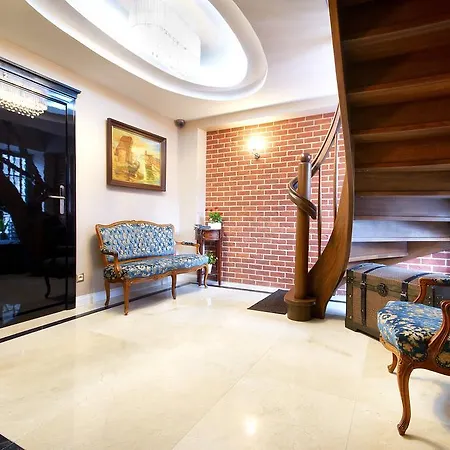 Komturia Old Town By Fahrenheit Aparthotel