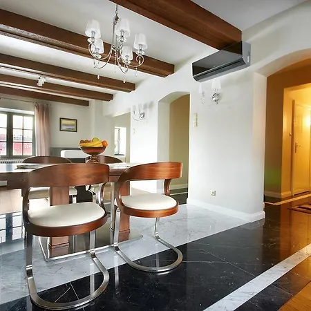 Komturia Old Town By Fahrenheit Aparthotel