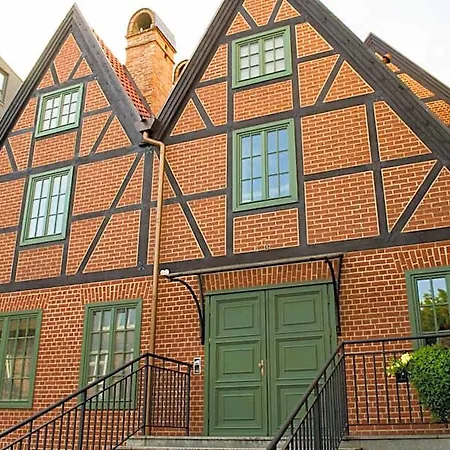 Komturia Old Town By Fahrenheit Lägenhetshotell 4*