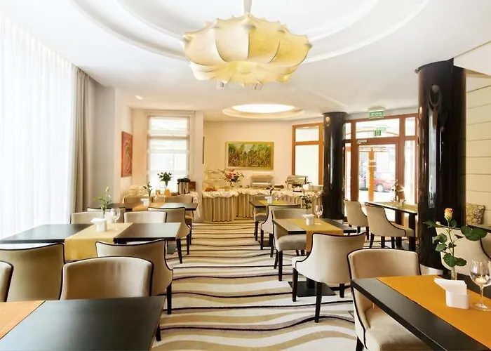 Komturia Old Town By Fahrenheit 4*